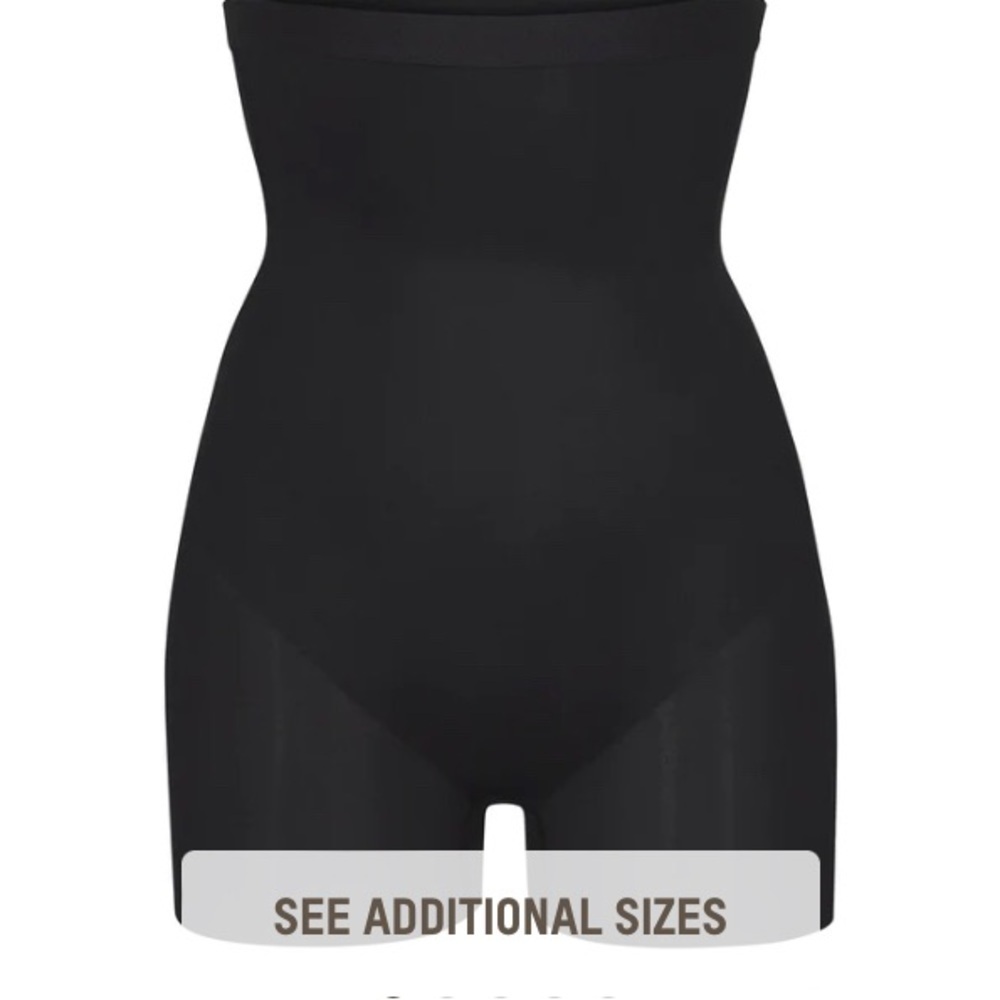 Skims Black BARELY THERE
HIGH-WAISTED SHORTIE Sheer Size XL - Picture 7 of 7